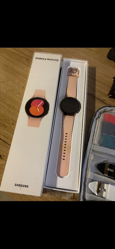 Samsung Watch 5, Rose, Comme neuf, Enlèvement, Samsung