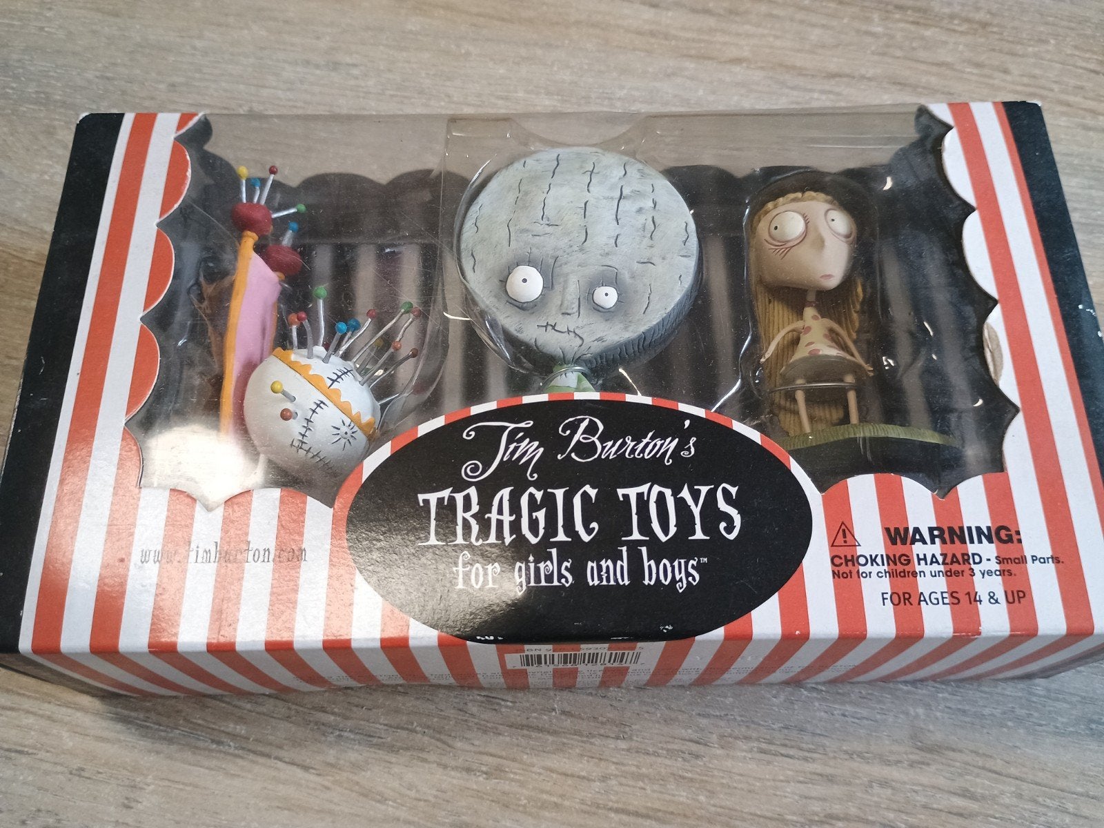 Les jouets tragiques de Tim Burton, Motos, Enlèvement ou Envoi