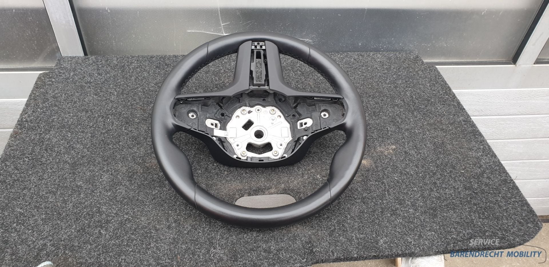 Volant sport M en cuir pour BMW S rie 3 G20 / G21 ZGAN, d'or, Autos : Pièces & Accessoires, Petuelring 130
80788  Munich, DE, Info@bmw.de