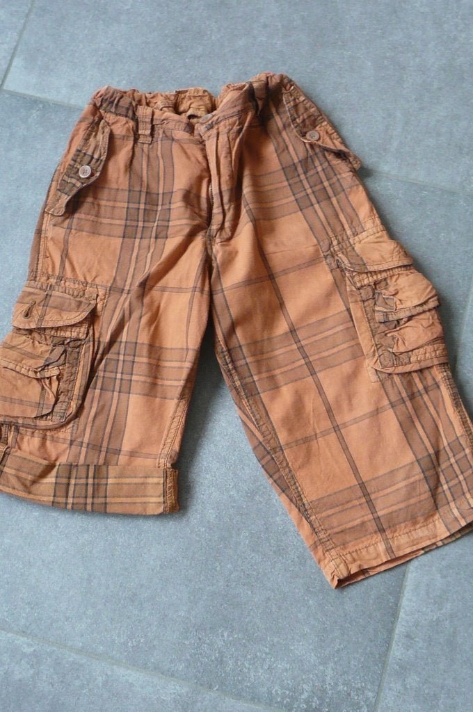 Roestkleurige geruite short/bermuda (K530), Kinderen en Baby's, Kinderkleding | Maat 158, Broek, Gebruikt, Ophalen of Verzenden