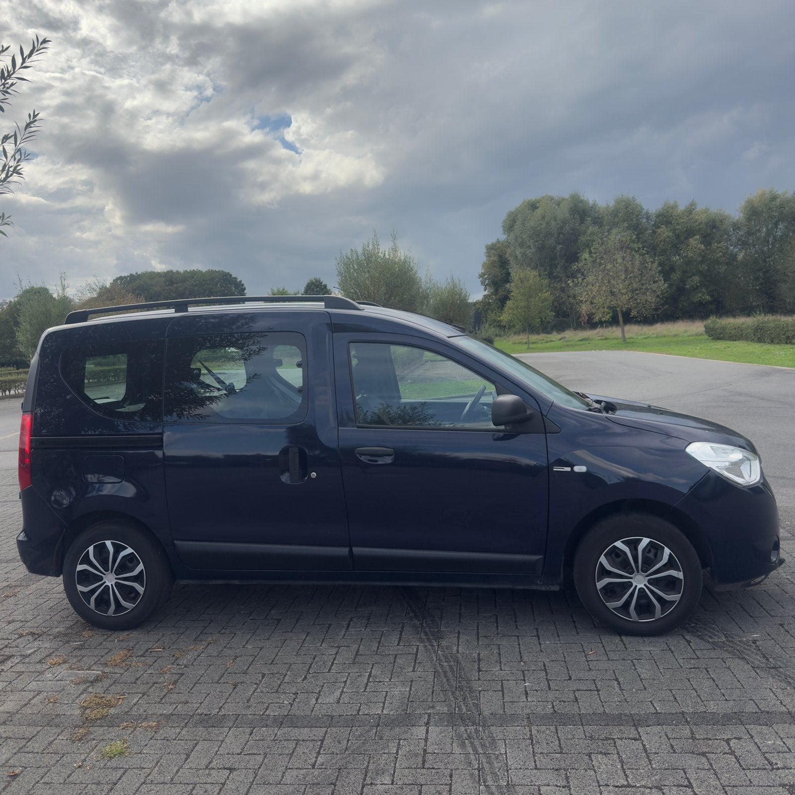 Dacia Dokker * 41.000 KM* 2017 1.6 essence 1er propriétaire, Autos, Bluetooth, Achat, Euro 6, Boîte manuelle