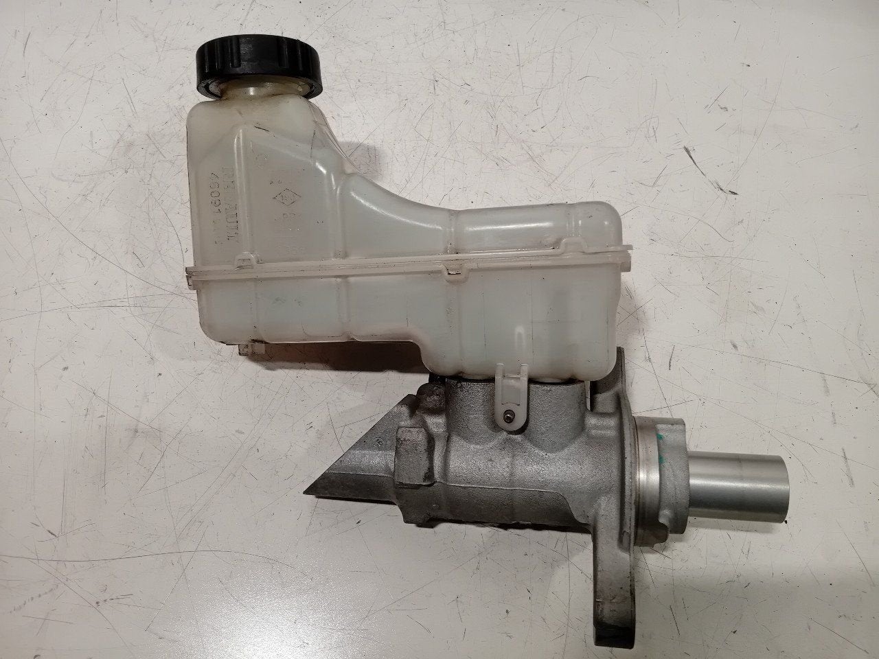 Hoofdrem cylinder Renault Talisman, Onderdelen@venauto.nl, Van der Ven Autorecycling B.V., Ettenseweg 76, 4706 PB Roosendaal, The Netherlands