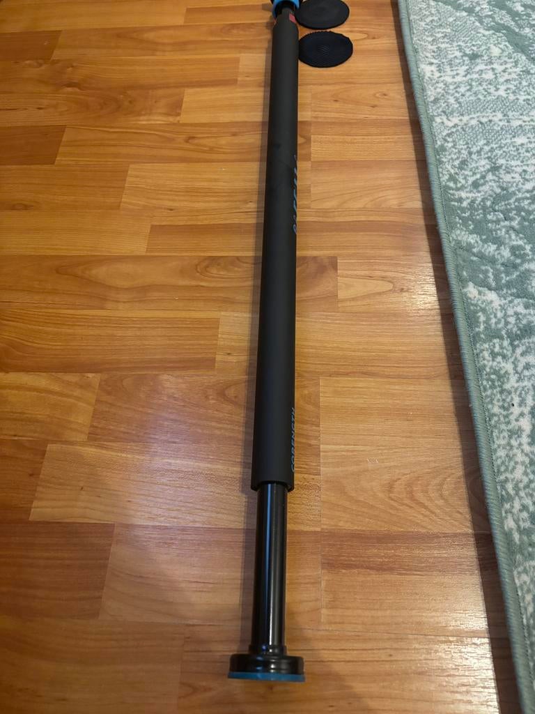 Pull up bar, Sport en Fitness, Fitnessmaterialen, Ophalen, Zo goed als nieuw