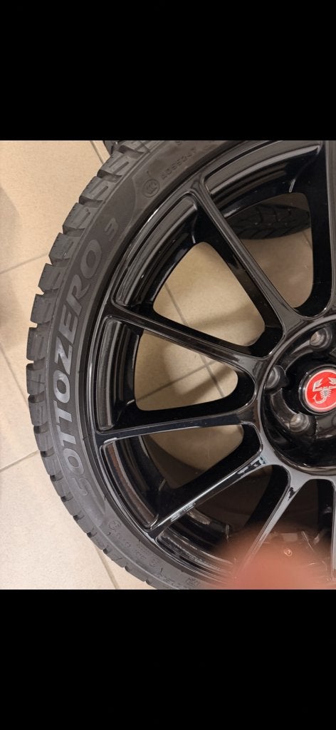 Jantes 17 Abarth, Autos : Pièces & Accessoires, Neuf, Pneus et Jantes, Pneus hiver, 205 mm