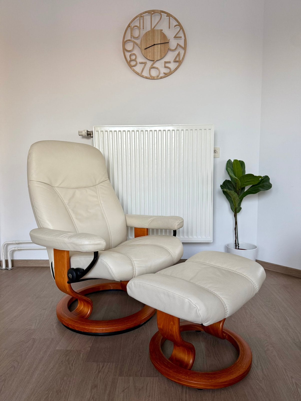 Fauteuil Consul Stressless Design, beige avec repose-pieds, 75 à 100 cm, Comme neuf, Enlèvement, 50 à 75 cm