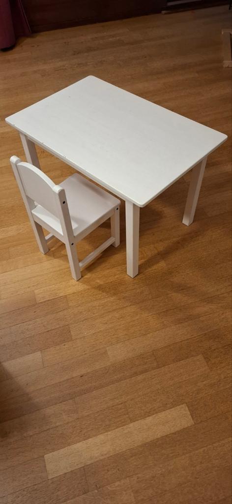 Table et chaise enfant, Enfants & Bébés, Enlèvement, Table(s) et Chaise(s)