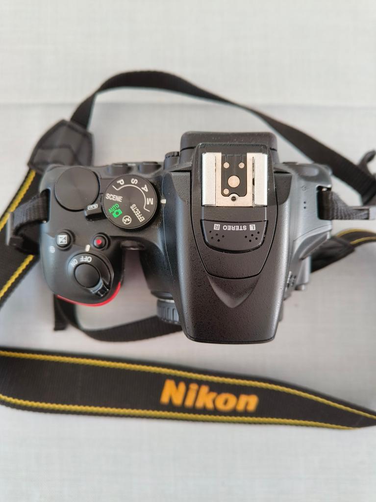Nikon D5600 DSLR-camera + Lens + accessoires, Ophalen, Gebruikt, Overige typen