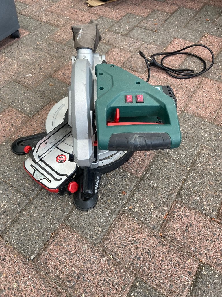 Metabo ks216m lasercut afkortzaag, Ophalen, Zo goed als nieuw, Afkortzaag