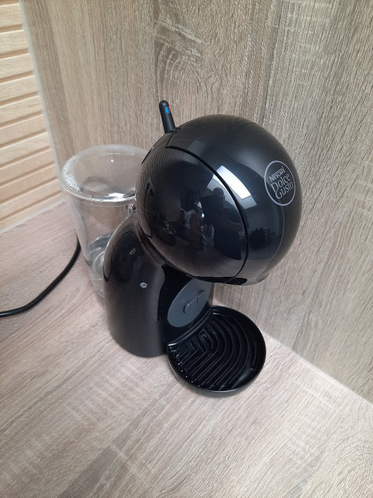 DolceGusto, Electroménager, Enlèvement, Utilisé, Dosettes et capsules de café, Réservoir d'eau amovible