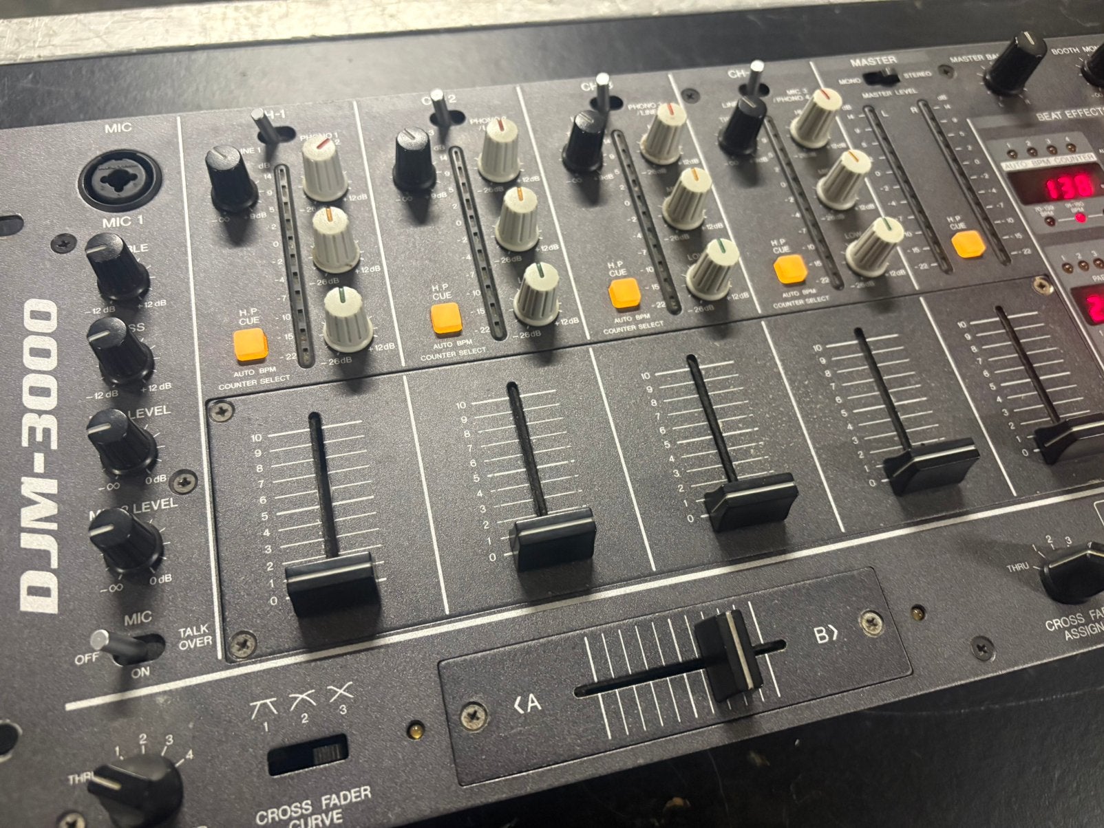 Table de mixage Pioneer DJM-3000, Enlèvement, Utilisé