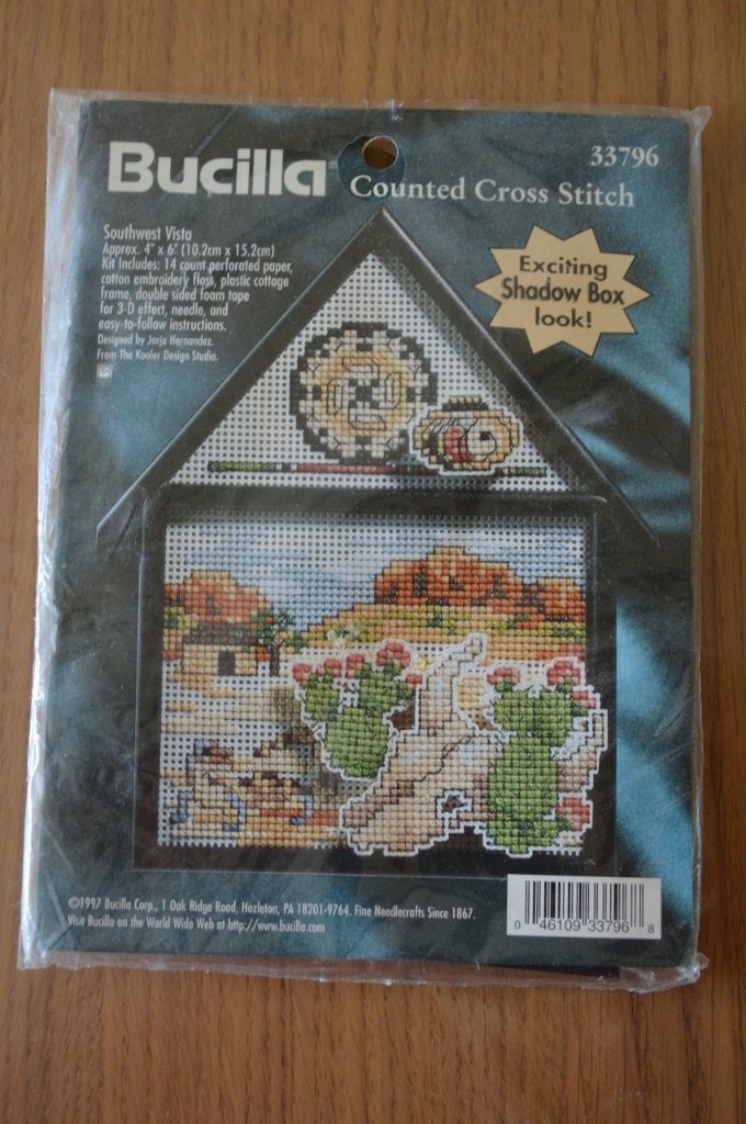 Bucilla borduurpakket huis , inclusief frame 10,2 x 15,2 cm, Hobby & Loisirs créatifs, Enlèvement ou Envoi, Neuf, Broderies à la main