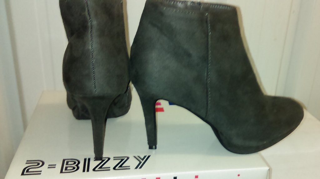 695* 2-BIZZY bottillons gris foncé neufs (pointure 41), Neuf, Gris, Boots et Botinnes, Envoi