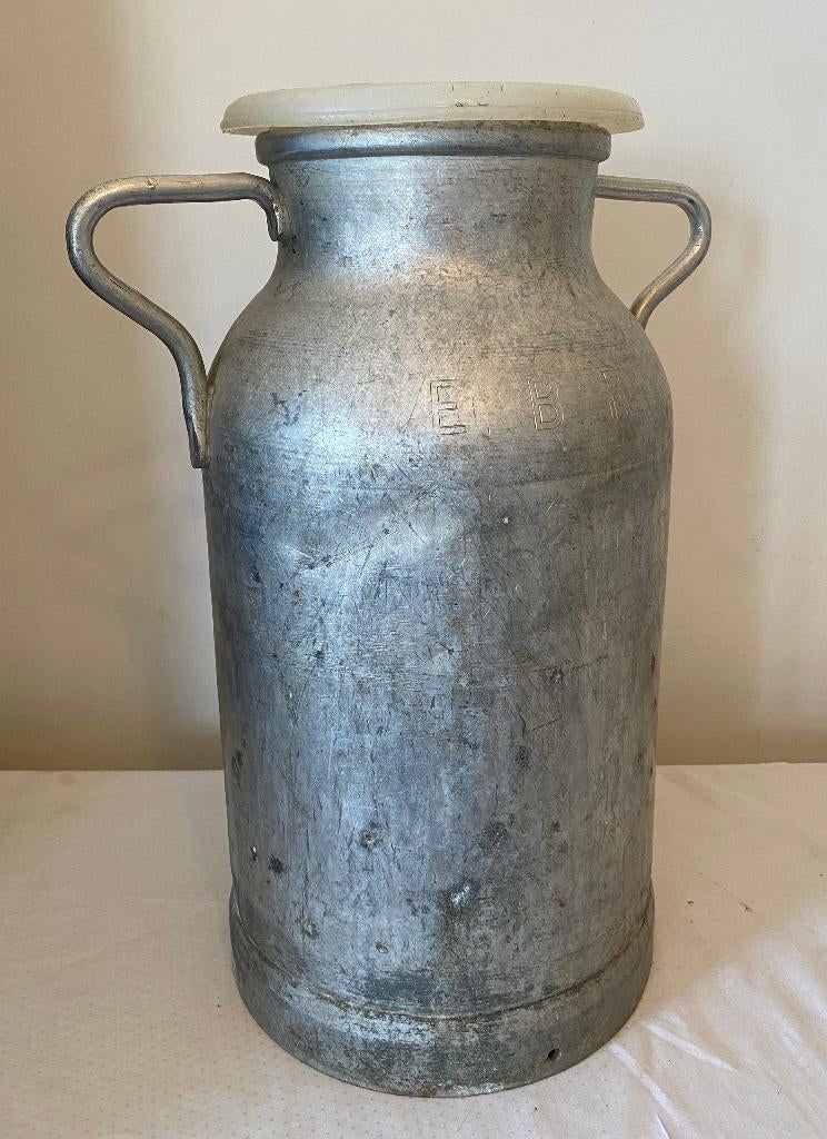 Ancien bidon à lait de ferme vintage en aluminium, Enlèvement ou Envoi
