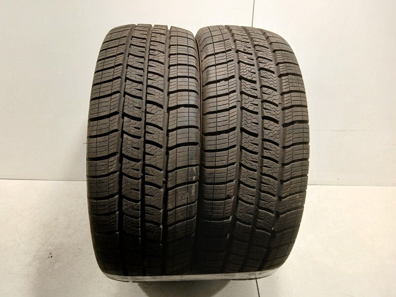 Bandenset 2 stuks 4-Seizoenen 215 60 R16, Onderdelen@venauto.nl, Van der Ven Autorecycling B.V., Ettenseweg 76, 4706 PB Roosendaal, The Netherlands
