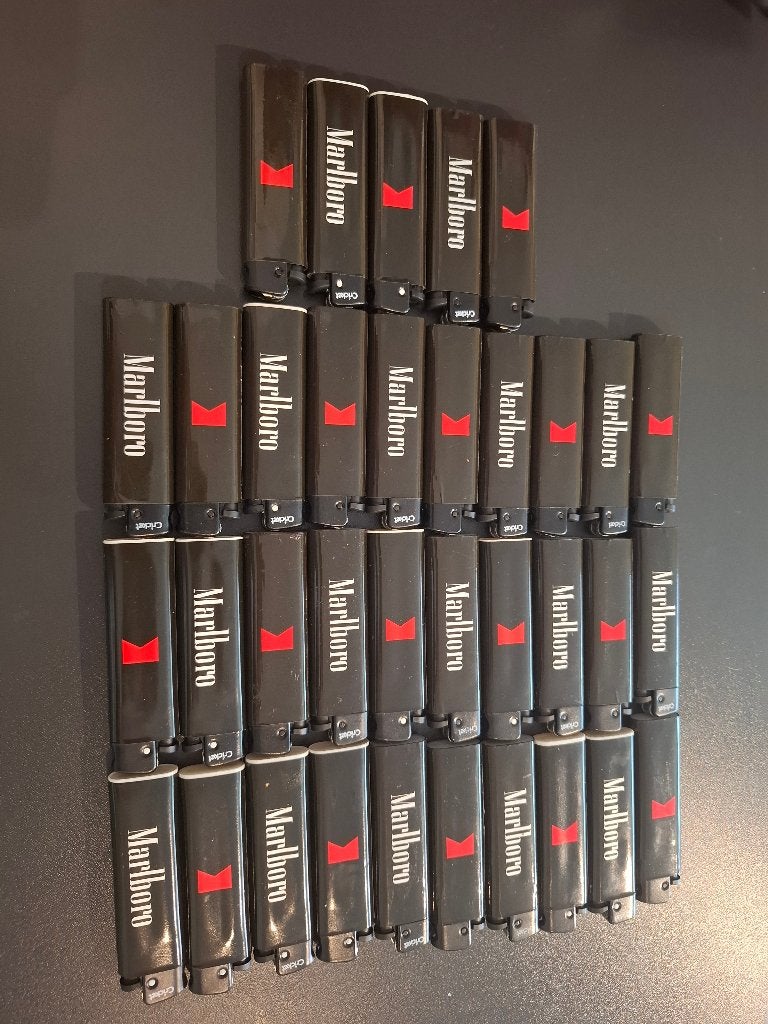 35 Marlboro aanstekers NIEUW hervulbaar, Verzamelen, Ophalen of Verzenden, Nieuw, Gebruiksvoorwerp