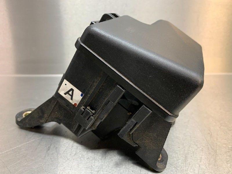 BOITIER FUSIBLES Lexus GS (..S16) (|GS430|), Utilisé, Lexus