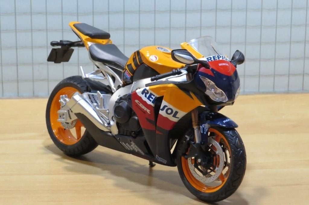 Honda CBR1000RR Fireblade Repsol 1:12 600503, Enlèvement ou Envoi, Neuf, 1:9 à 1:12, Moteur