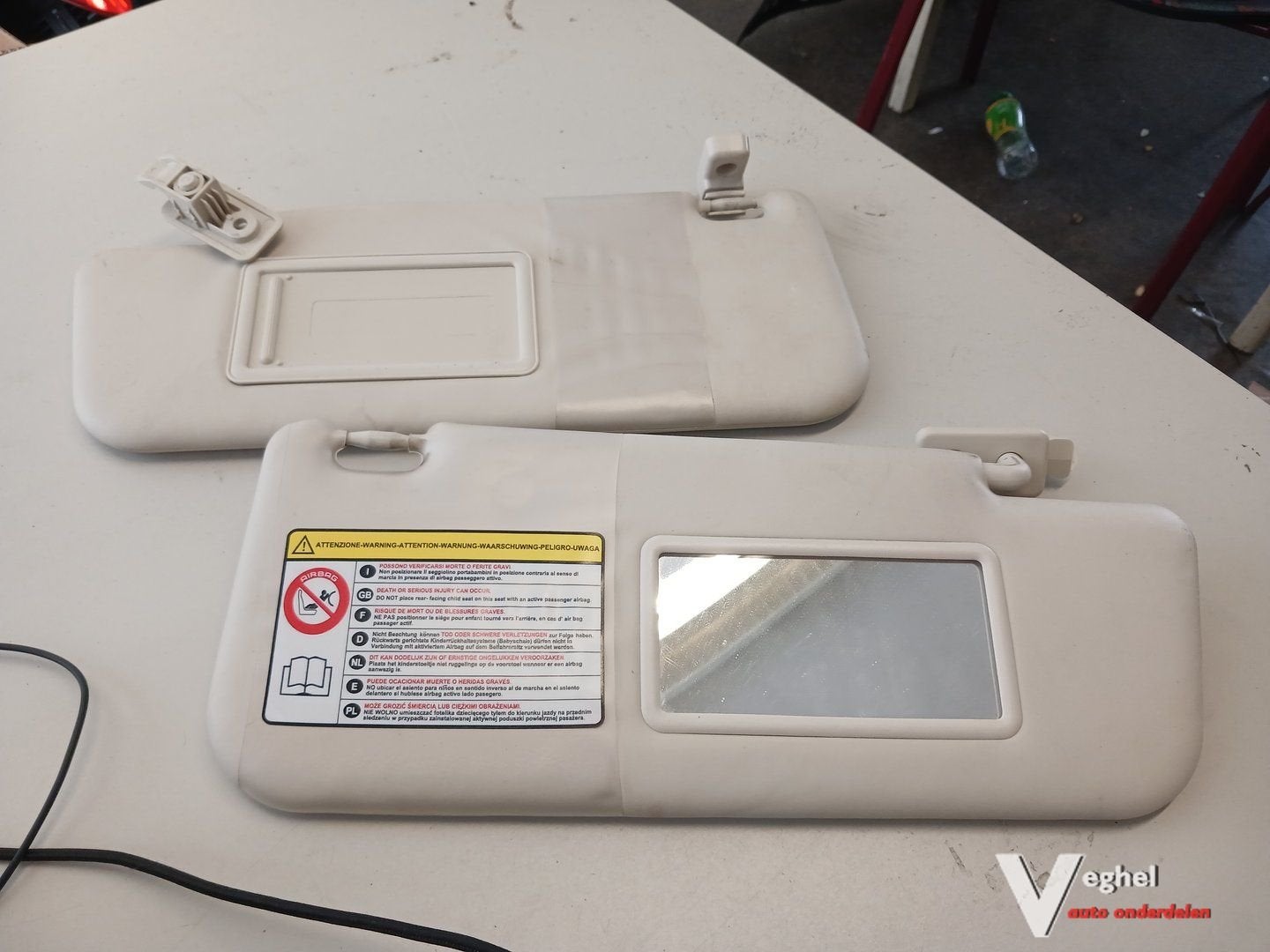 Ford Ka 1.2B 3drs 2500244 zonneklep set beige '11, Gebruikt, -, -, Ophalen of Verzenden