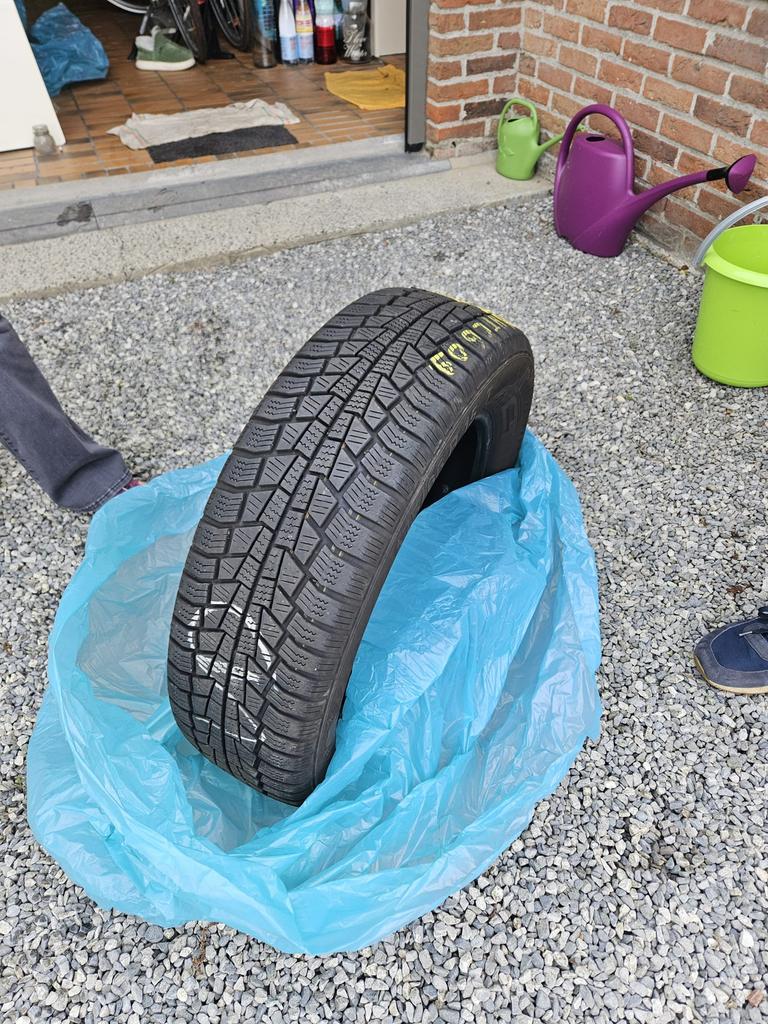 Pneus hiver/neige Gislaved 175/65 R 15 84T EUROFROST6, Autos : Pièces & Accessoires, 15 pouces, Pneus hiver, 175 mm, Véhicule de tourisme