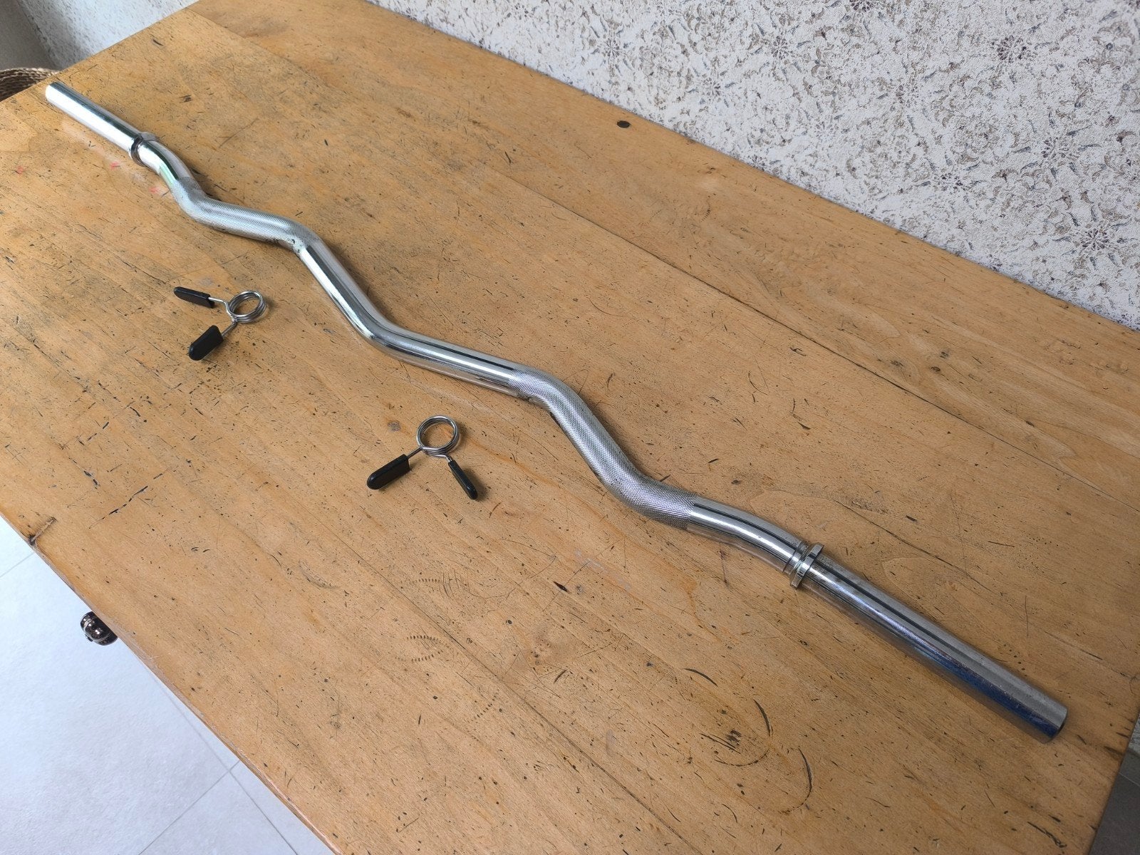 1 x Barre d'haltère Courbe (120cm) 3cm., Sports & Fitness, Enlèvement, Utilisé, Bras, Barre d'haltères