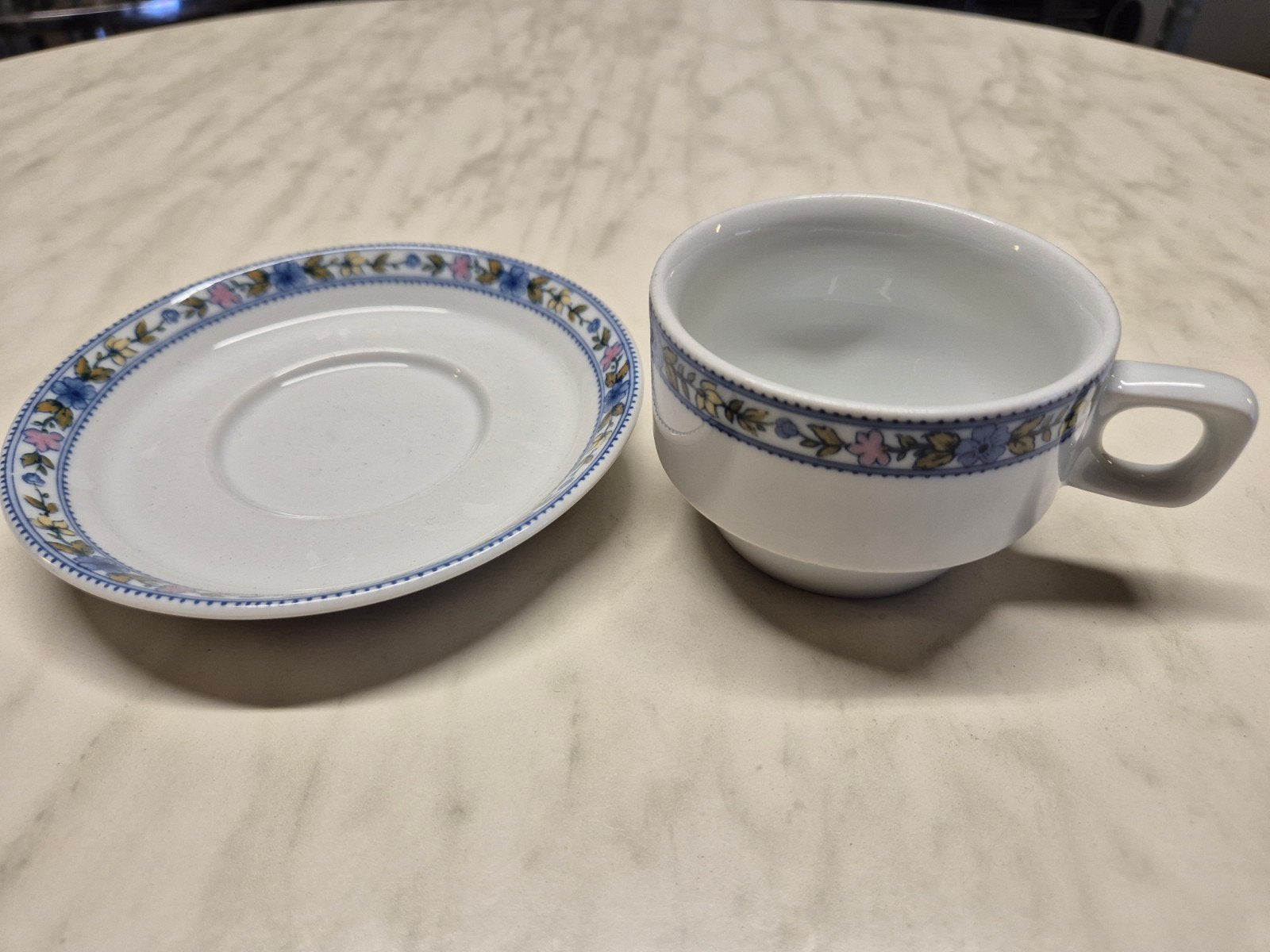 Bavaria porseleinen koffie / theeservies (28 stuks), Huis en Inrichting, Ophalen, Zo goed als nieuw, Porselein, Kop(pen) en/of Schotel(s)
