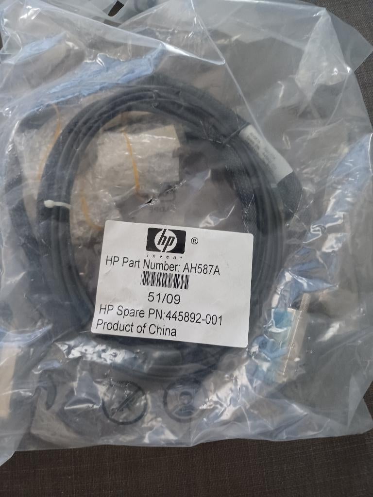HP AH587A SAS mini-SAS cable NIEUW, Computers en Software, Pc- en Netwerkkabels, Ophalen, Nieuw