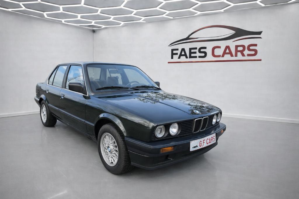 Bmw 320 4 deurs automaat model e30, Auto's, Automaat, 4 deurs, Grijs, 6 cilinders