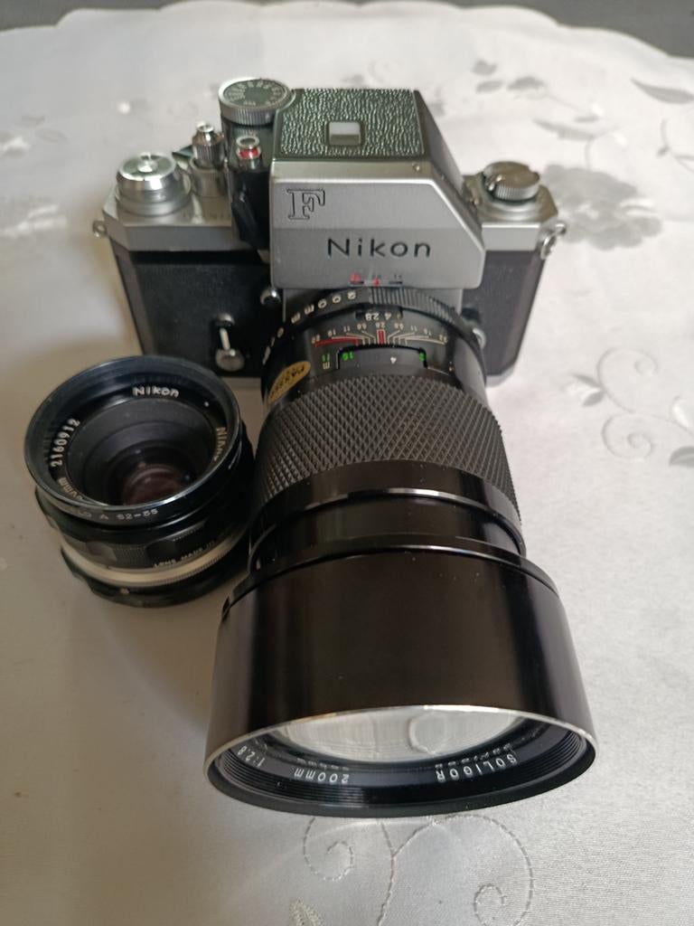 Nikon F +55mm + soligor 200mm, Nikon