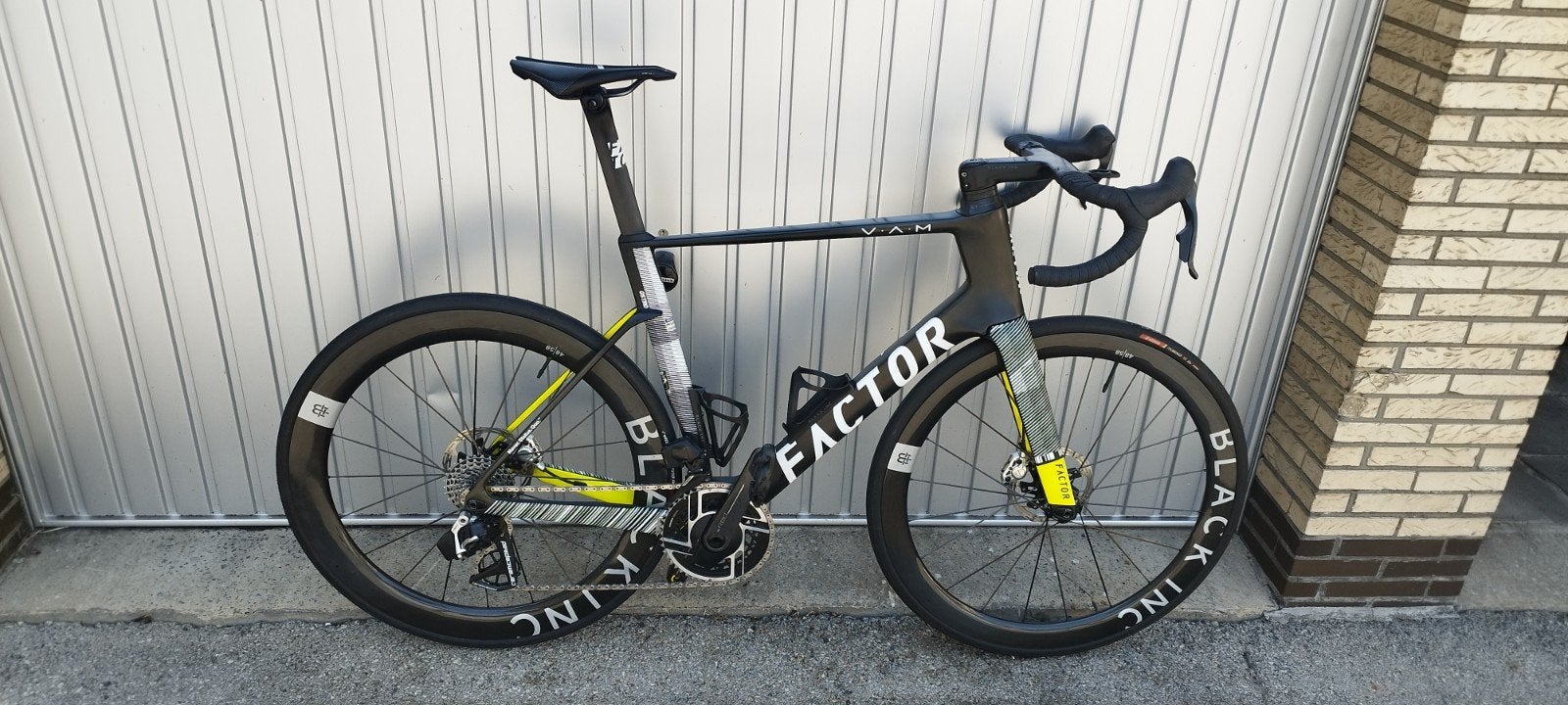 FACTOR Ostro VAM 02, Ophalen, Carbon