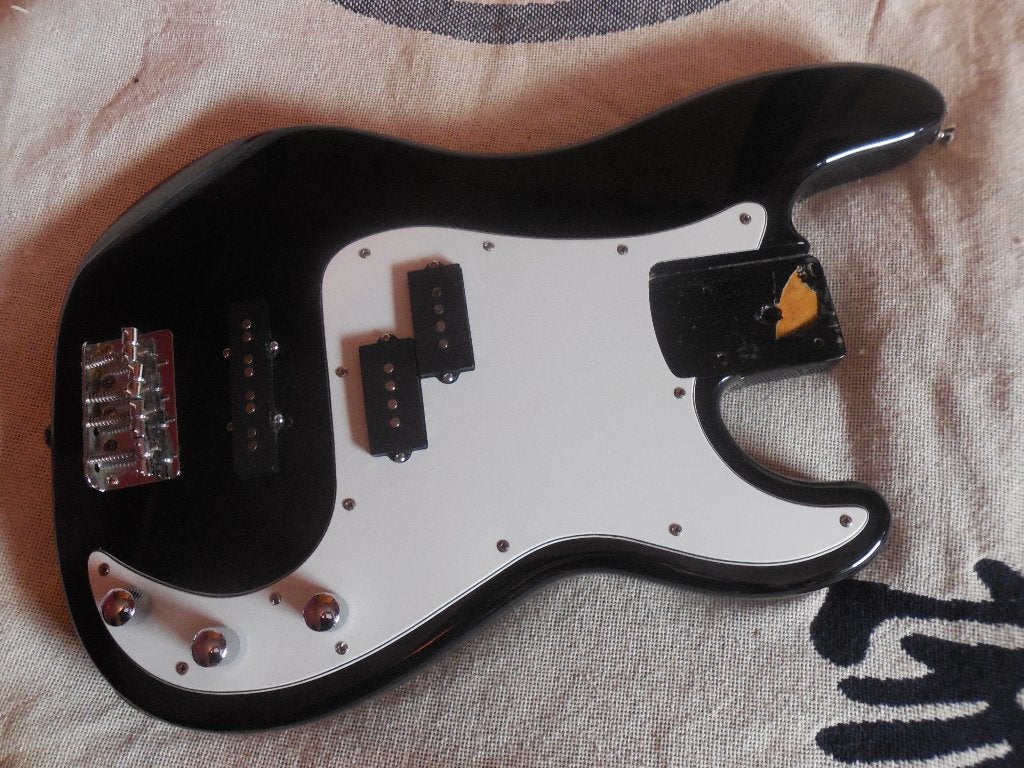 Corps basse P J - Squier Special IC 99, Musique & Instruments, Enlèvement ou Envoi, Utilisé, Guitare basse électrique