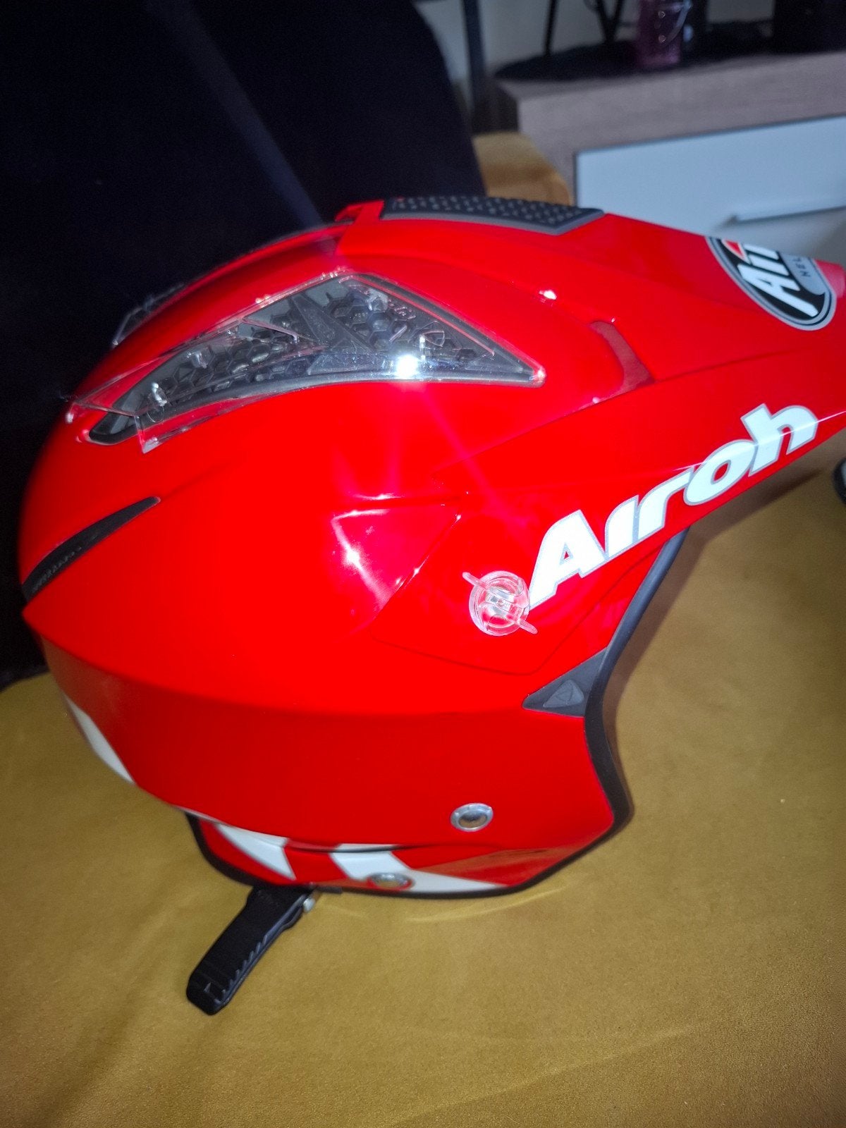 casque de moto de trial de la marque italienne Airoh, neuf, Motos, Autres marques, M, Casque jet, Enlèvement