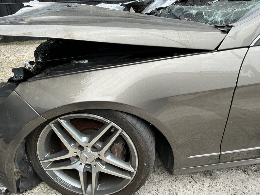 AILE AVANT GAUCHE E (W212) (|A2128801118|A2128800118|), Mercedes-Benz, Garde-boue, Utilisé, Avant