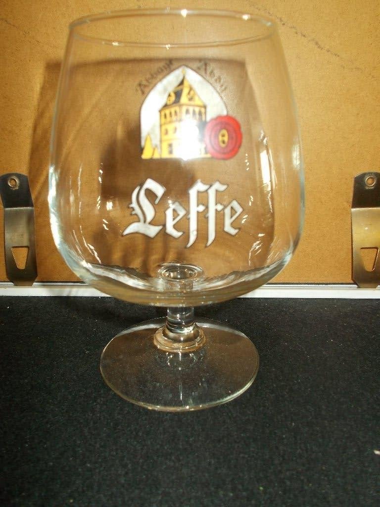 LEFFE - Verre à cognac 33cl- Abbaye/gris -Mont-Saint Guibert, Collections, Enlèvement, Utilisé, Verre ou Verres, Leffe