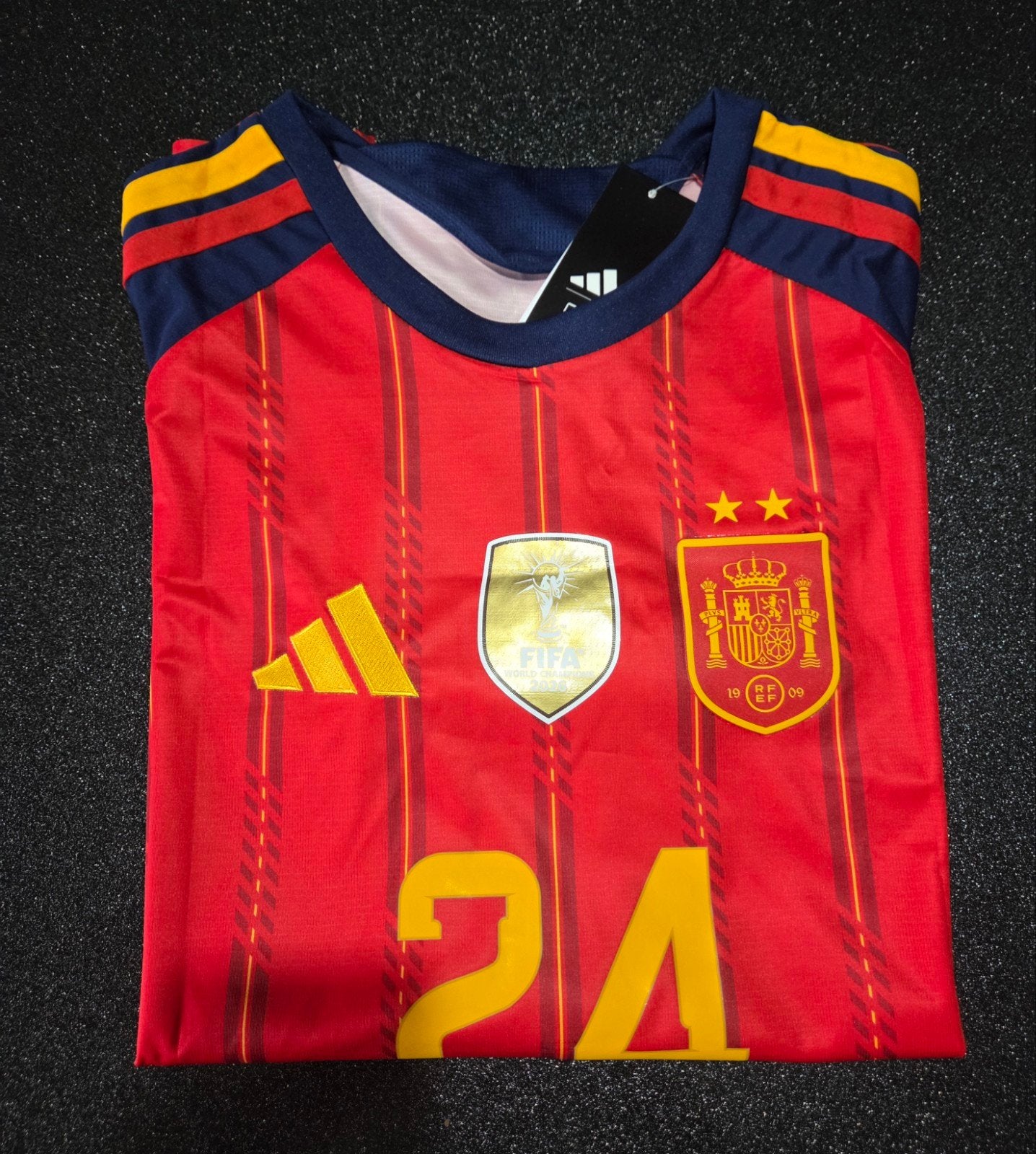 Maillot Espagne Cucurella 24 - Neuf avec étiquette, Taille L, Enlèvement, Neuf, Maillot