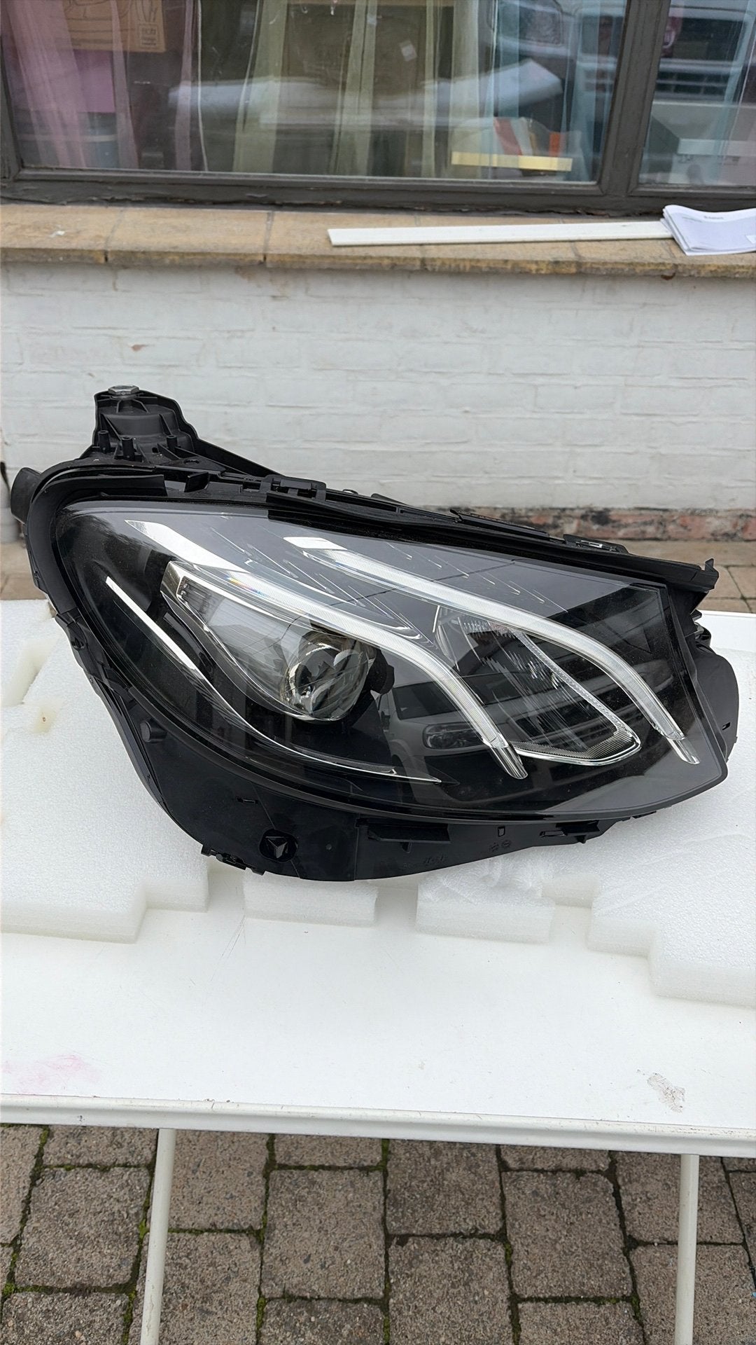 Phare LED Mercedes-Benz Classe E, Autos : Pièces & Accessoires, Enlèvement, Mercedes-Benz