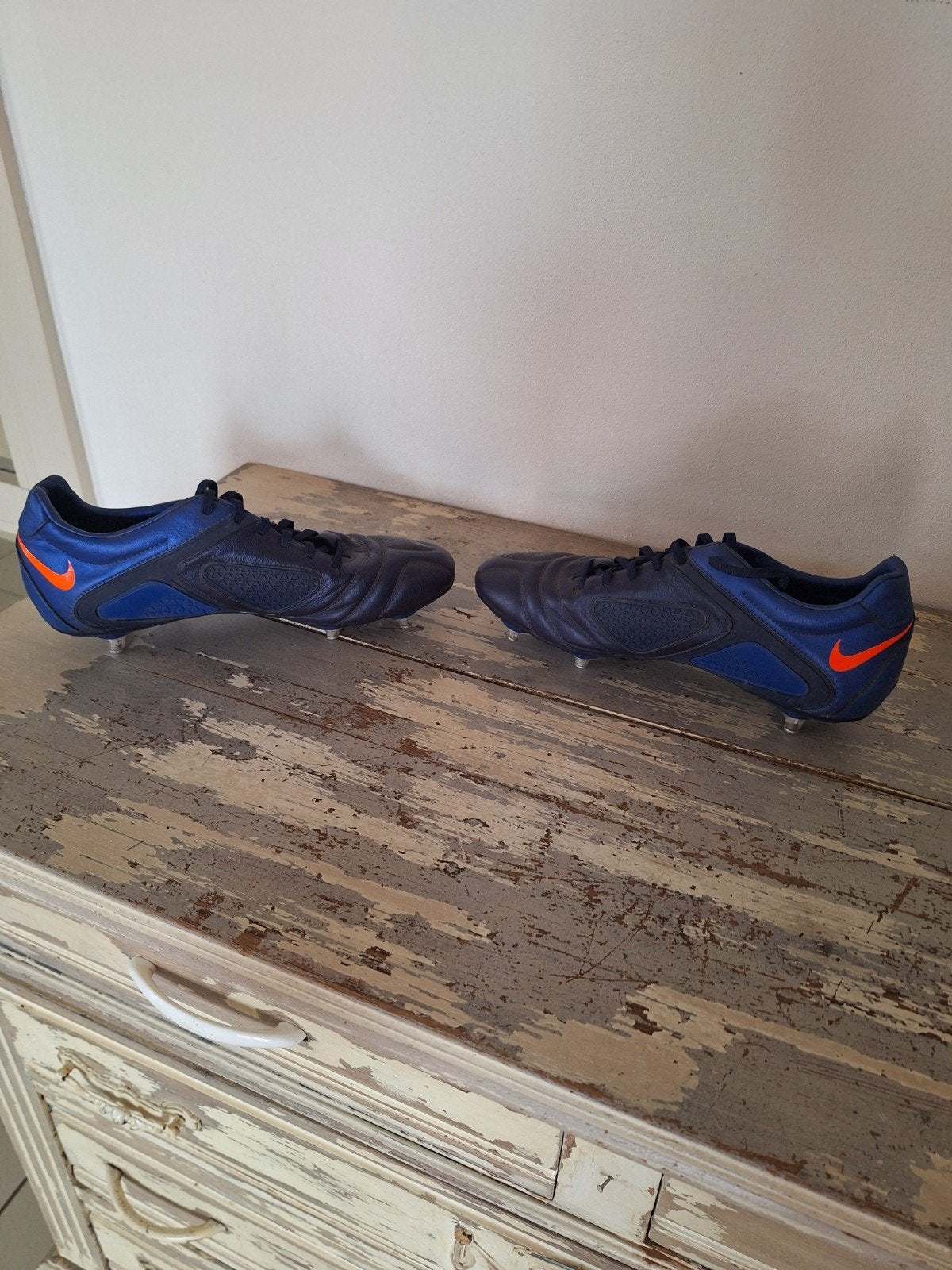 Chaussures de football Nike couleur bleu taille 45, Enlèvement, Comme neuf, Chaussures