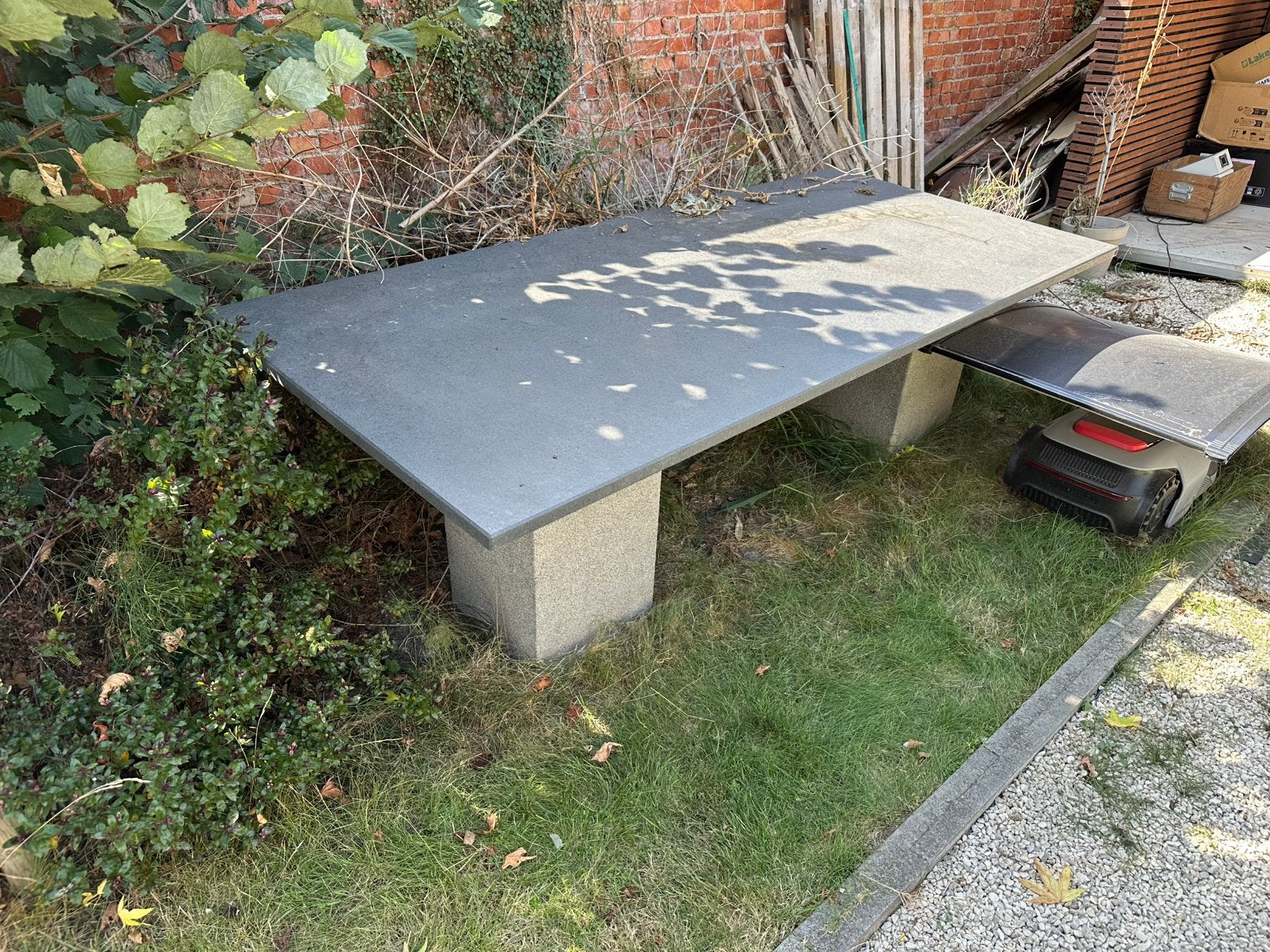 Stenen tuintafel, Ophalen, Zo goed als nieuw