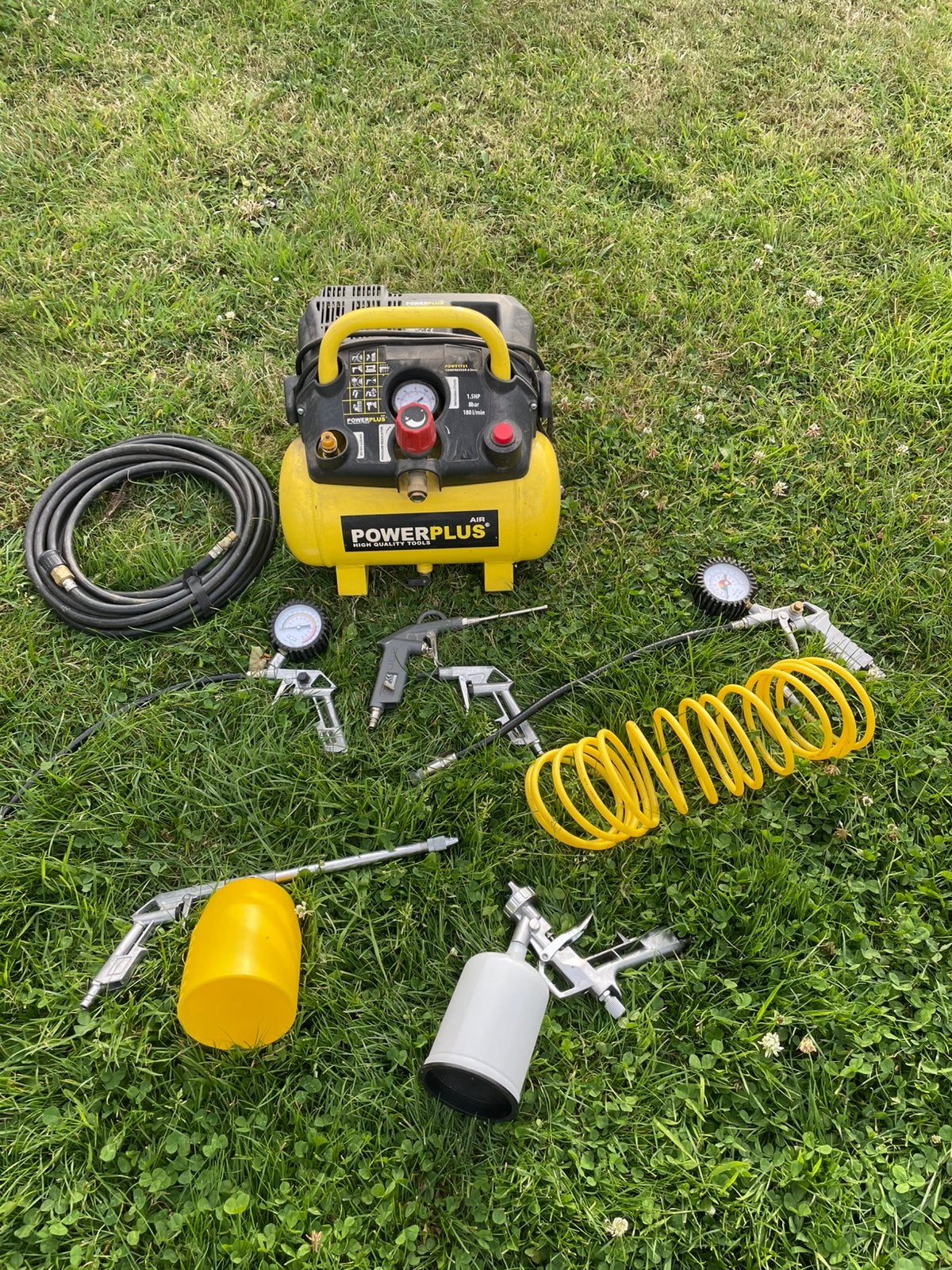 Compressor met veel toebehoren., Doe-het-zelf en Bouw, Ophalen, 6 tot 10 bar, Zo goed als nieuw, Minder dan 200 liter/min