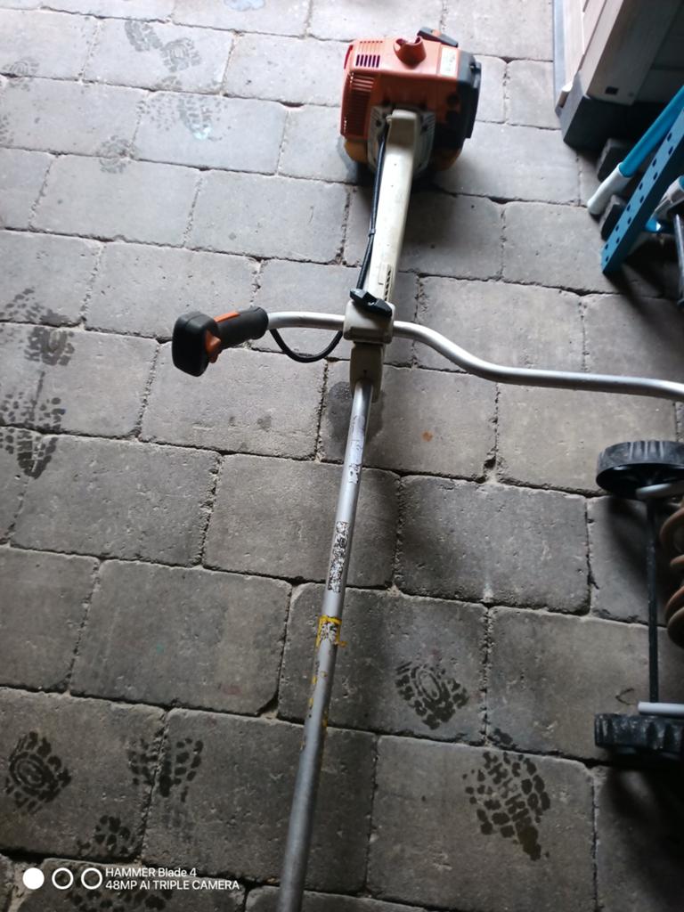 Bosmaaier stihl met onkruidborstel fs350, Ophalen