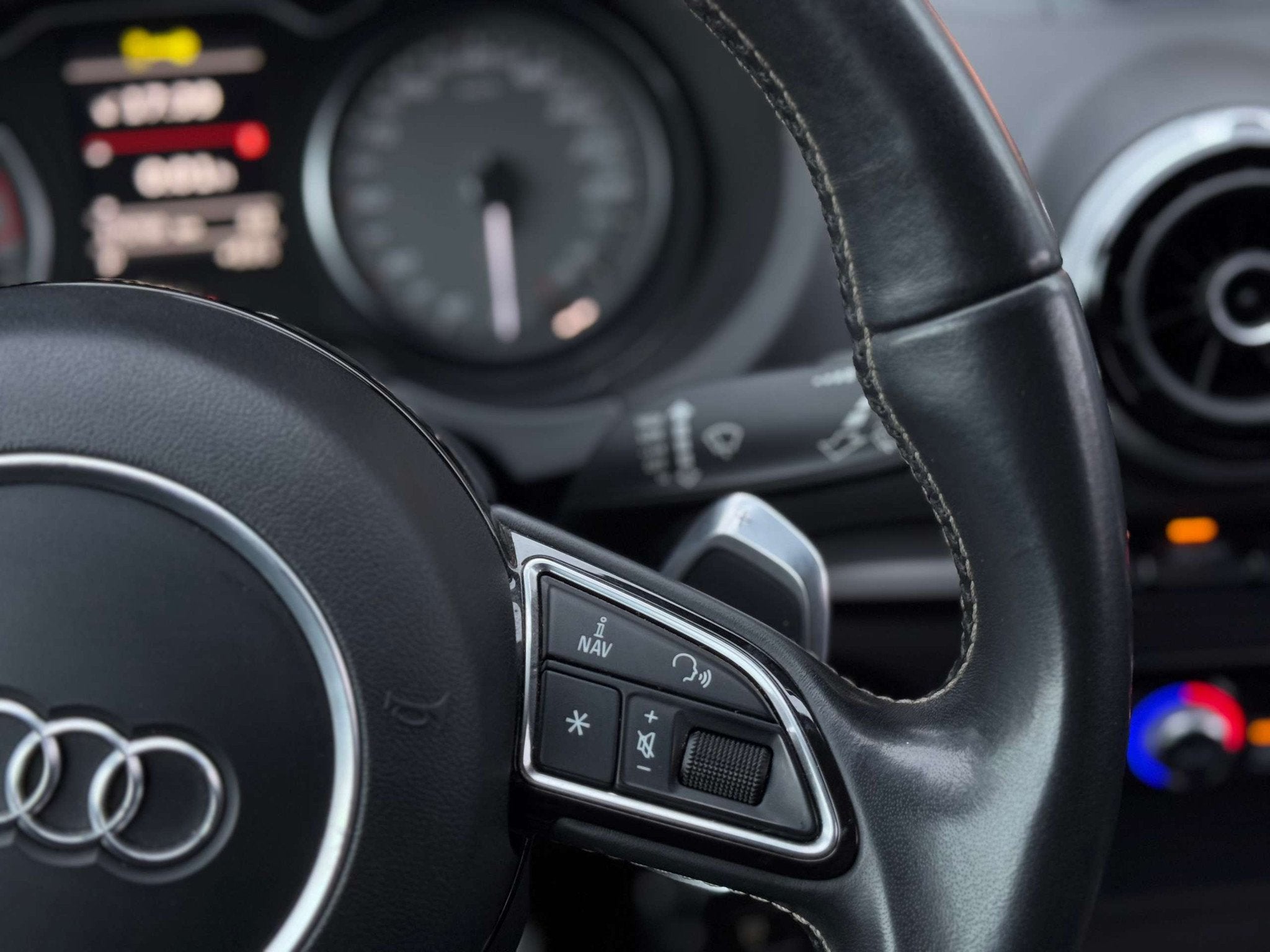 AUDI S3 2.0 TFSI 300ch QUATTRO SPORTBACK BVA S-TRONIC Sièges sport