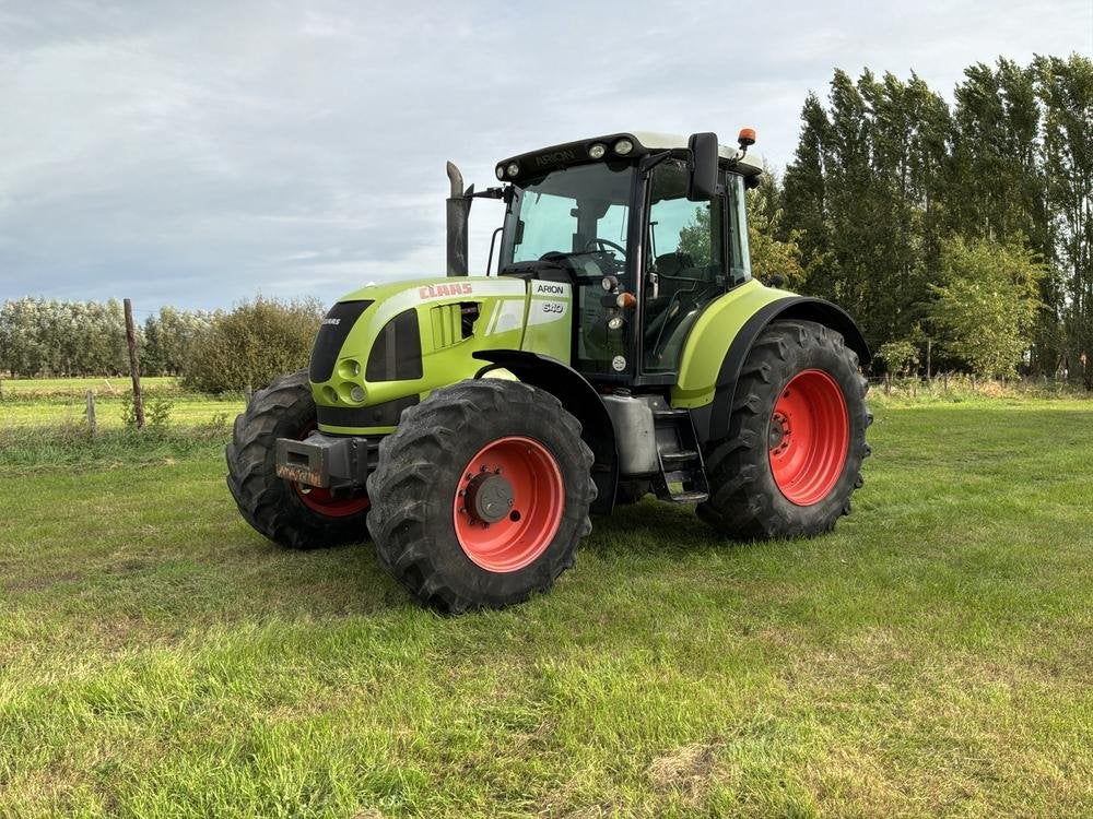Tracteur Claas Arion 640 cis à quatre roues motrices de 200, 120 à 160 ch, Autres marques