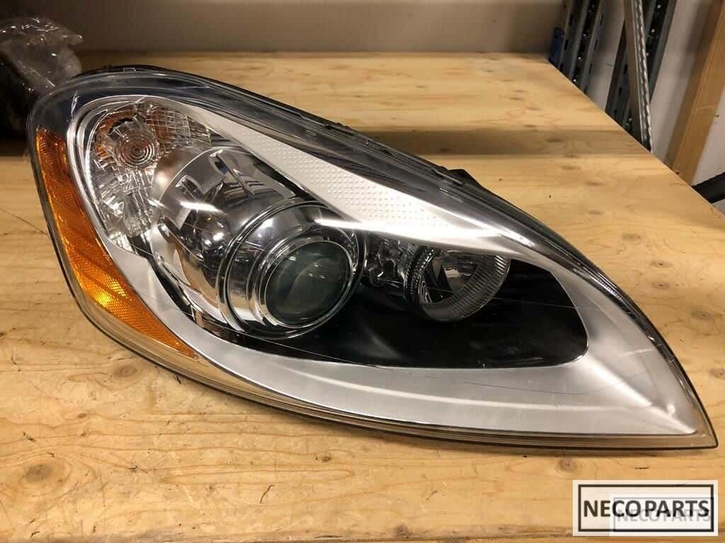 Volvo xc60 xenon bi xenon koplamp rechts origineel, -, -, -, Enlèvement ou Envoi
