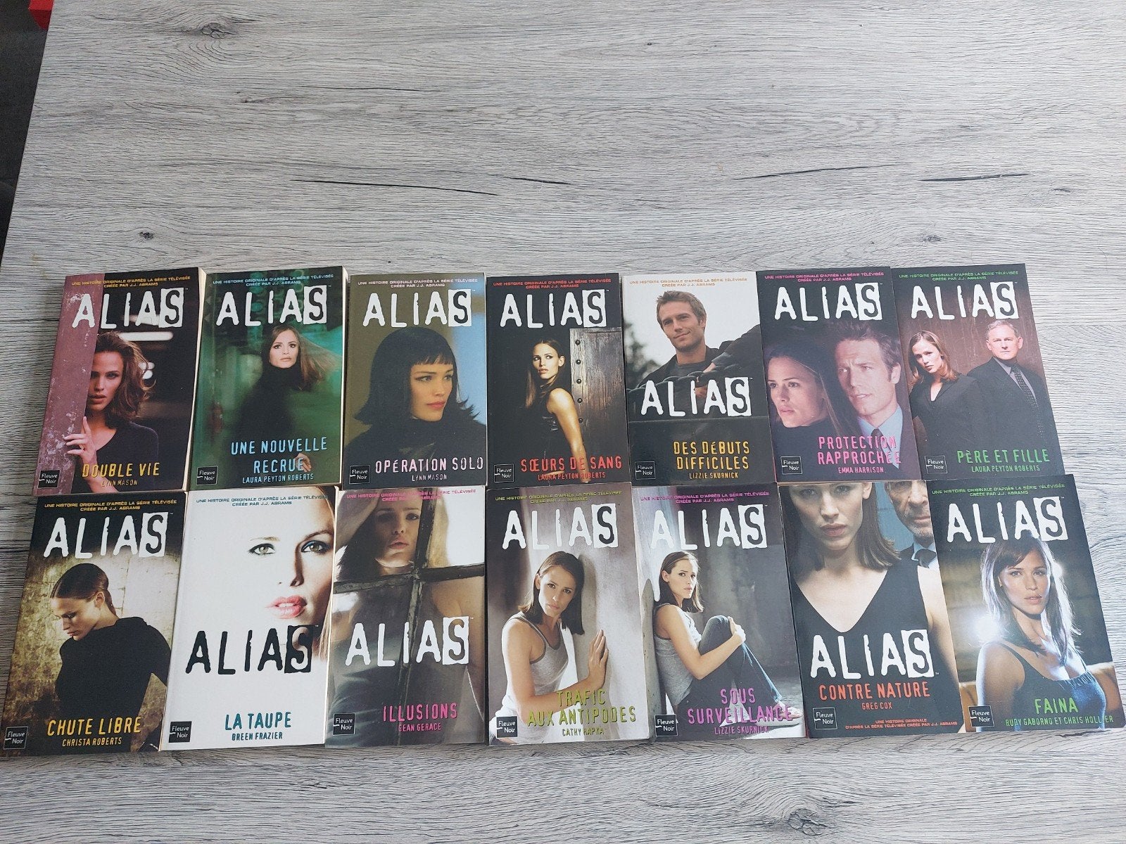 Lot de 14 livres série Alias en très bon état, Ophalen