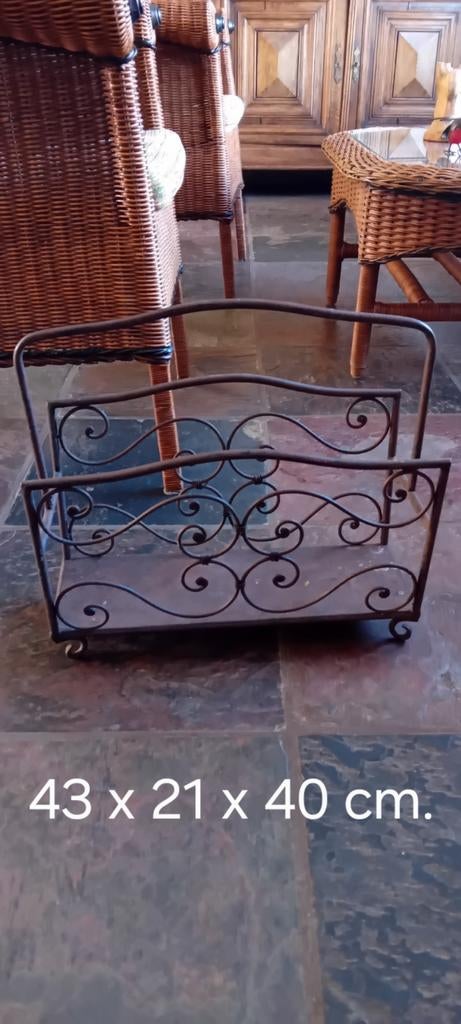 Brocante metalen krantenbak, Antiek en Kunst, Ophalen of Verzenden