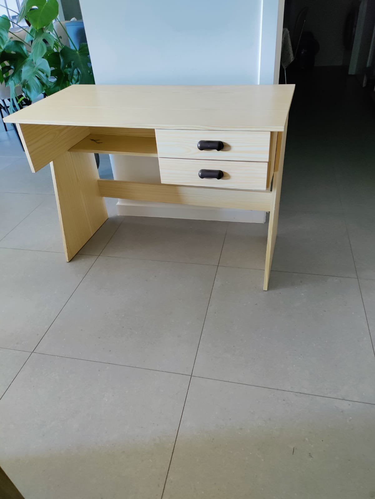 Kinderbureau, Ophalen, Zo goed als nieuw, Kinderbureau