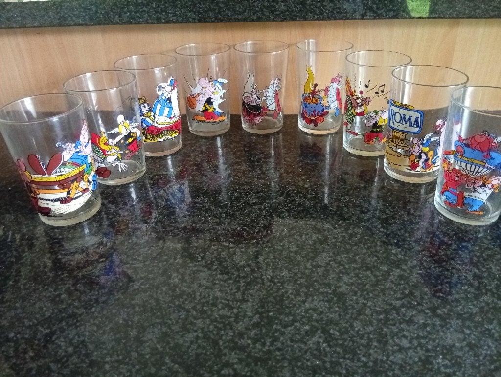 9 verres Astérix - 1968 (Vente à la pièce ou en lot)., Verzamelen, Verzenden, Asterix en Obelix, Nieuw, Kleding