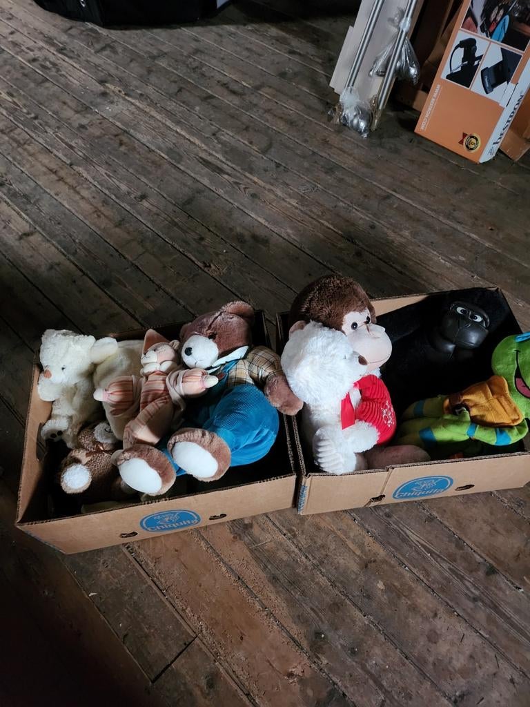 Knuffels, Diversen, Ophalen