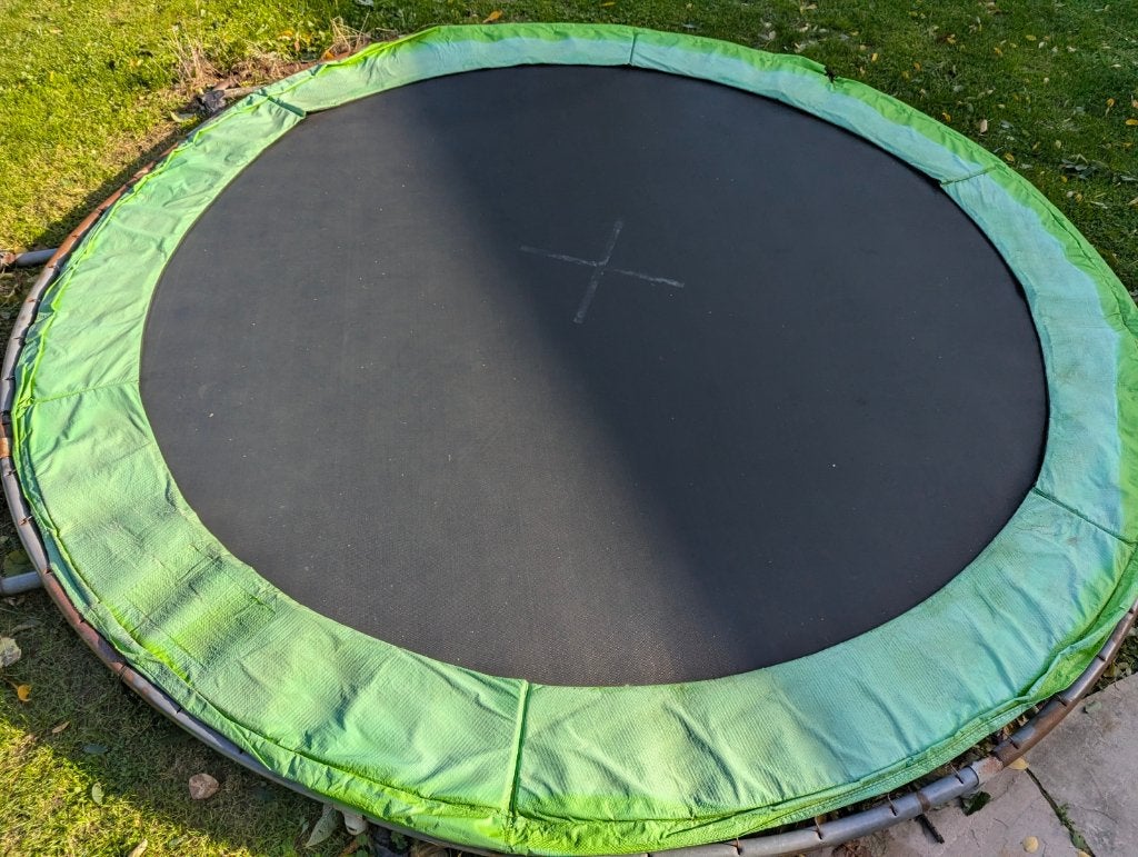 Gratis trampoline, Ophalen