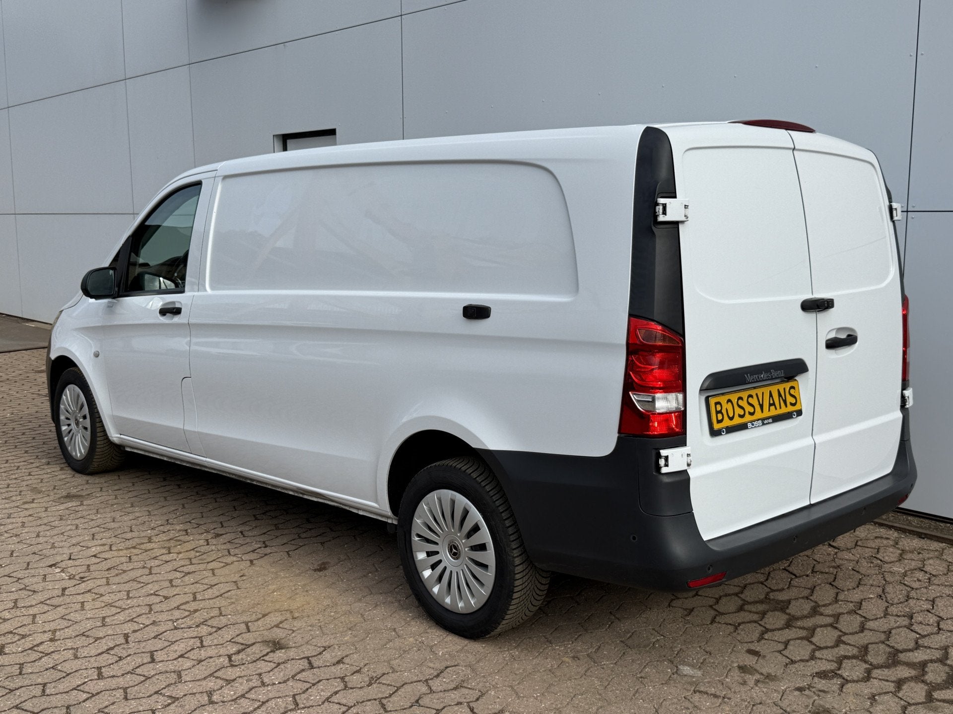 Mercedes-Benz Vito 116 1.9 CDI Automaat L3 XL Climate Contro, Auto's, Automaat, Gebruikt, Zwart, 4 cilinders