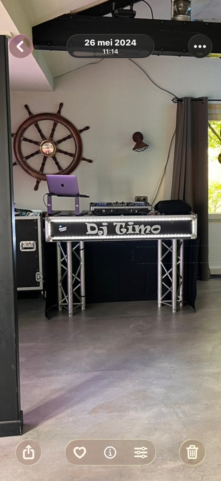 Dj meubel met driehoek truss, Ophalen, Zo goed als nieuw